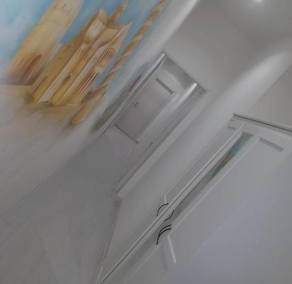 标准单人间, Bed Rho Stazione