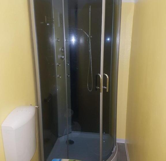 Четырехместный Номер Стандарт, Bed Rho Stazione