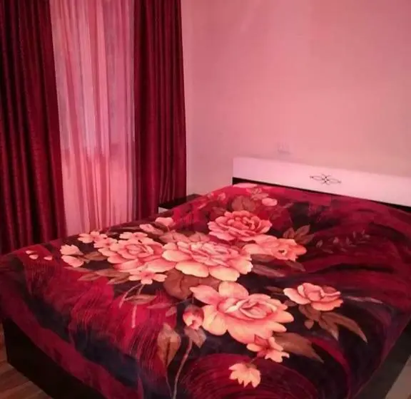 اتاق لوکس, Sanmari
