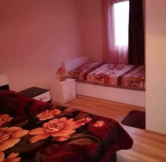 اتاق لوکس, Sanmari
