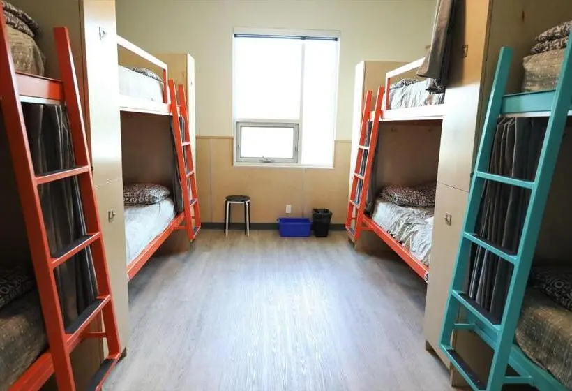 تختخواب در اتاق مشترک, Canmore Downtown Hostel
