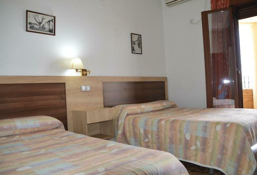 חדר סטנדרט עם טרסה, Labella Hostal Restaurante