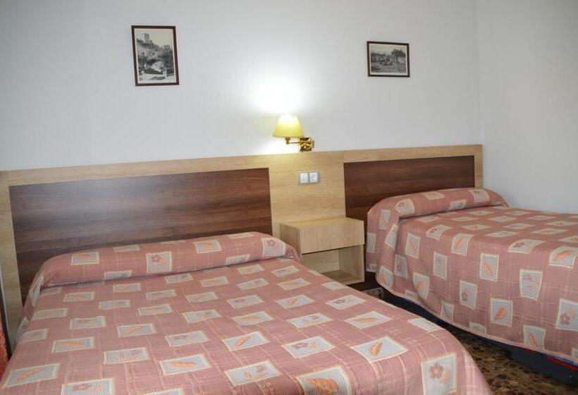 חדר סטנדרט עם טרסה, Labella Hostal Restaurante