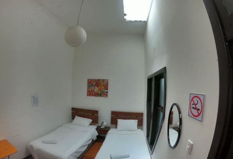 اتاق استاندارد, Volta Inn Hostel