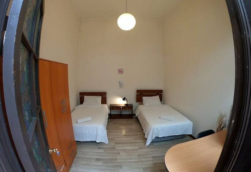 اتاق استاندارد, Volta Inn Hostel