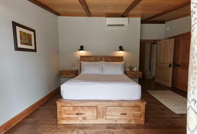 غرفة ديلوكس, Seesaw's Lodge