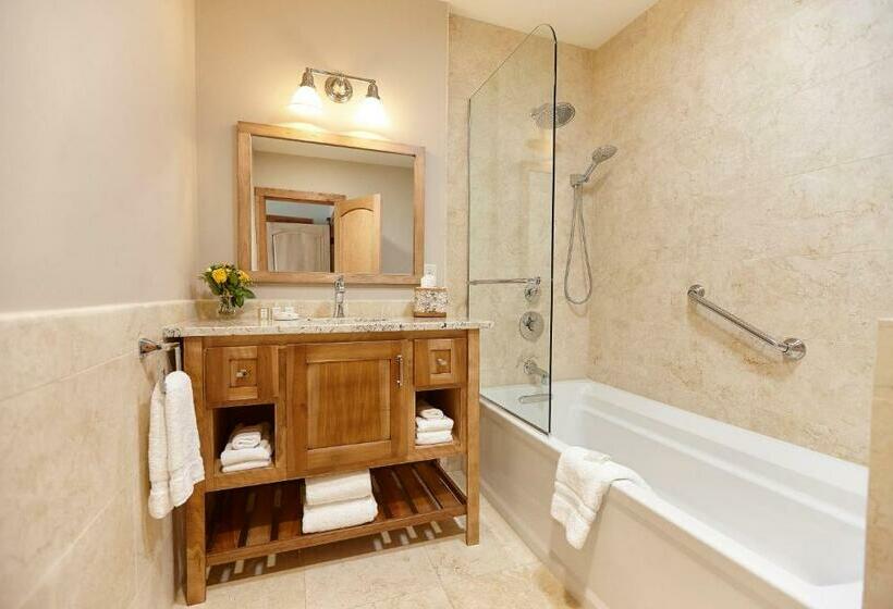 غرفة ديلوكس, Seesaw's Lodge