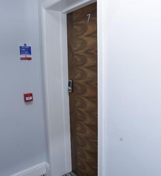 스탠다드 룸, The Spring Bank Apart