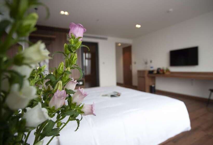 Estúdio Standard, Colline Dalat