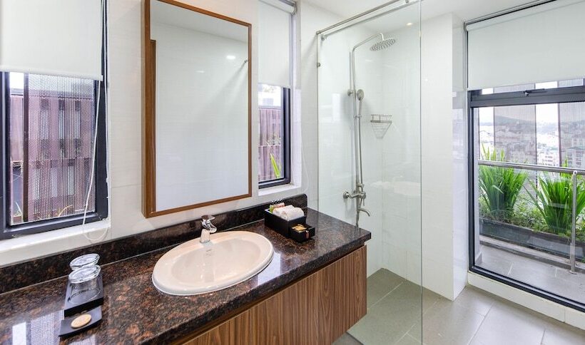 Estúdio Standard, Colline Dalat