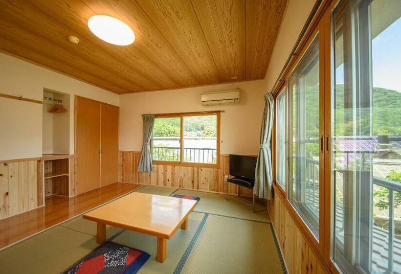 غرفة قياسية حمام مشترك, Minshuku Tsutaya