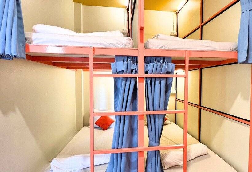 מיטה בחדר משותף, Sleepy Station Hostel