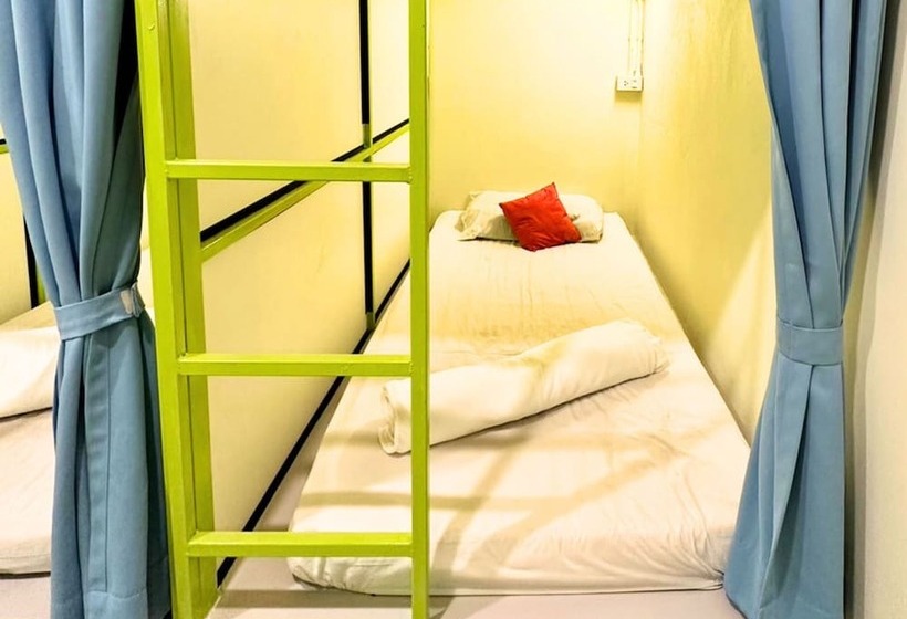 מיטה בחדר משותף, Sleepy Station Hostel