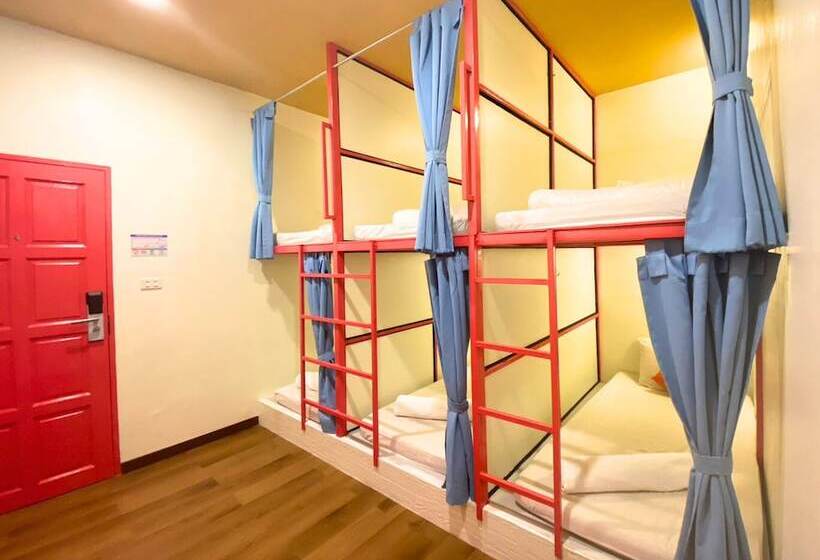 מיטה בחדר משותף, Sleepy Station Hostel