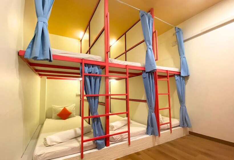 מיטה בחדר משותף, Sleepy Station Hostel