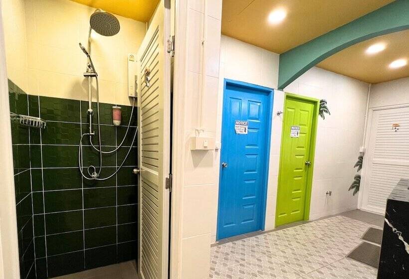 מיטה בחדר משותף, Sleepy Station Hostel