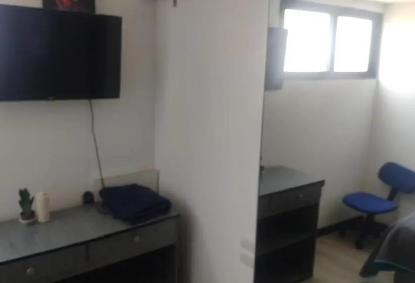 اتاق استاندارد یک نفره, Hostal Pampaloja
