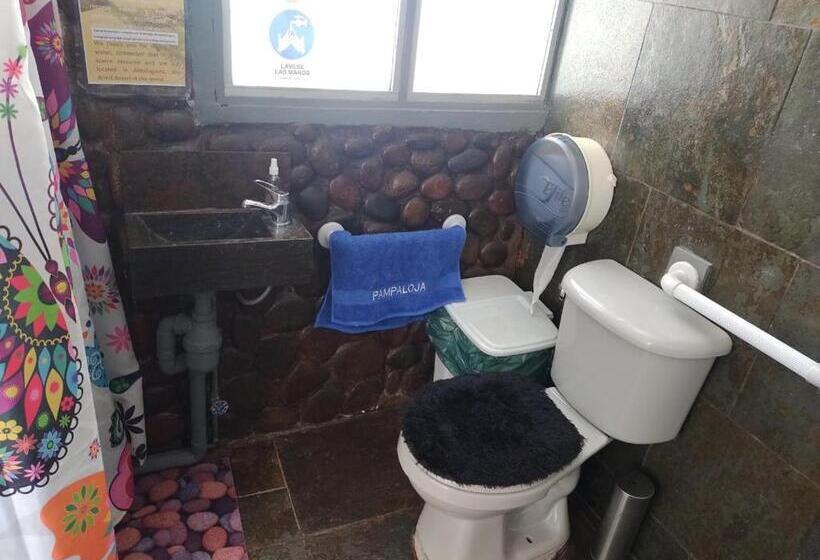 اتاق استاندارد یک نفره, Hostal Pampaloja