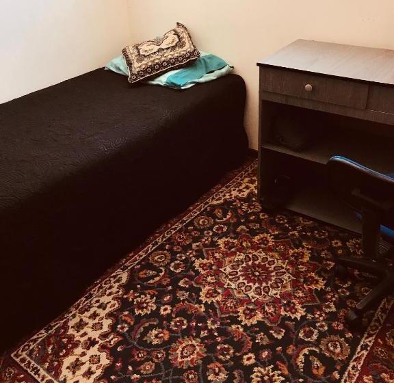 اتاق استاندارد یک نفره, Hostal Pampaloja