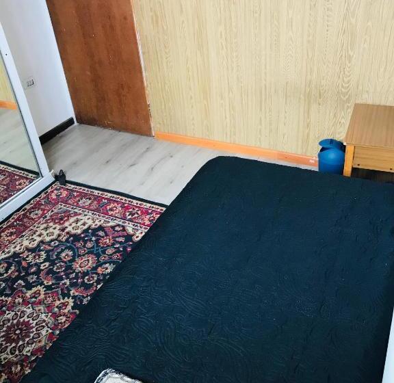 اتاق استاندارد یک نفره, Hostal Pampaloja