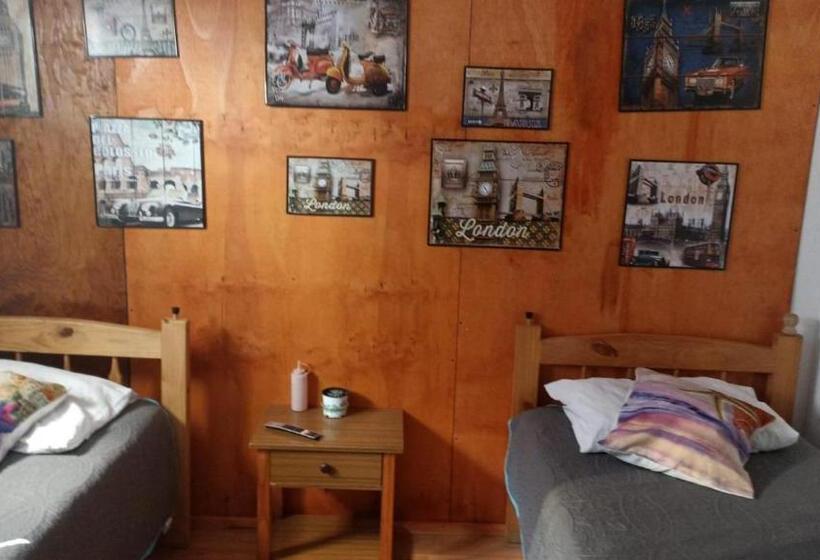 تختخواب در اتاق مشترک, Hostal Pampaloja