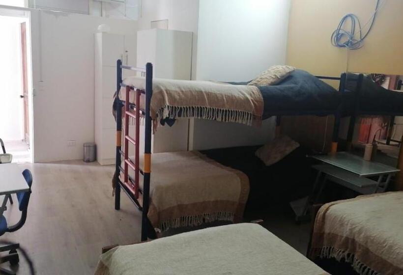 Economy Quadruple Room, Hostal Pampaloja