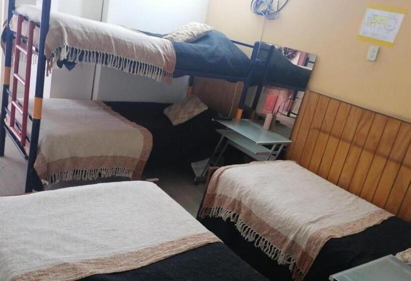 Economy Quadruple Room, Hostal Pampaloja