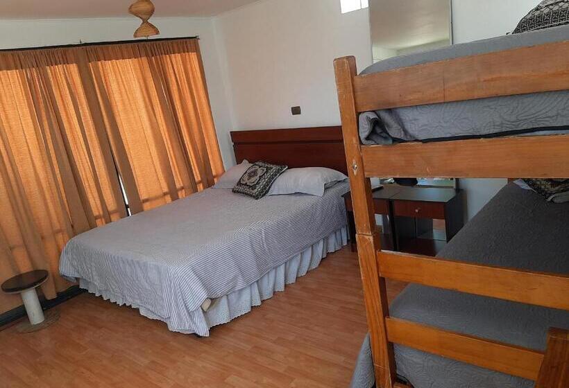 اتاق استاندارد چهار تخته, Hostal Pampaloja