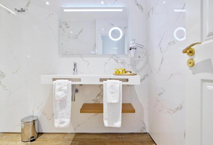 اتاق استاندارد, Boutique Adolfo