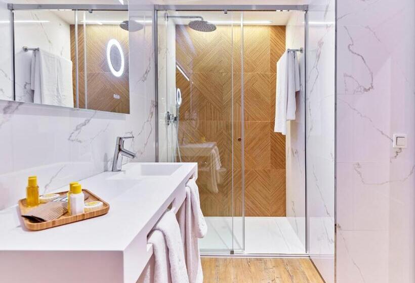 اتاق لوکس, Boutique Adolfo