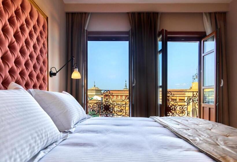 اتاق لوکس, Boutique Adolfo