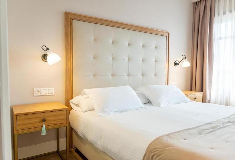 اتاق لوکس, Boutique Adolfo