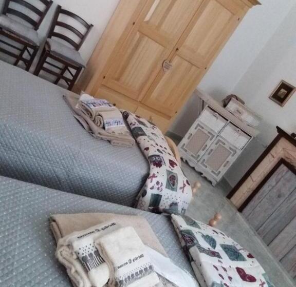 חדר משפחתי, Locanda 130