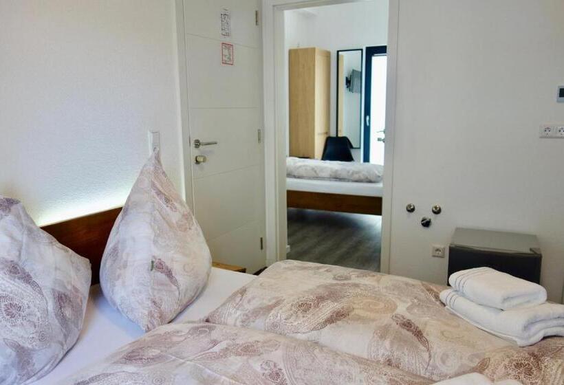 Семейный Номер, Seeadler