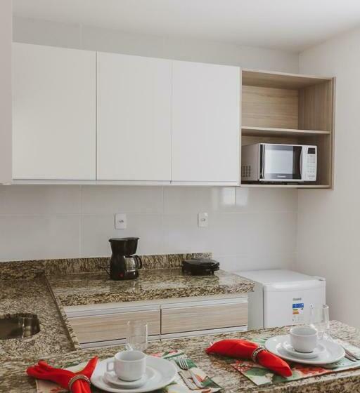 شقة غرفة واحدة, Star Apart