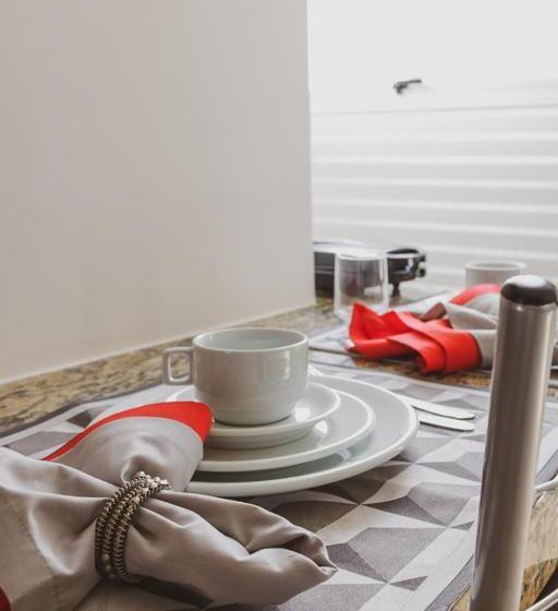 شقة غرفة واحدة, Star Apart