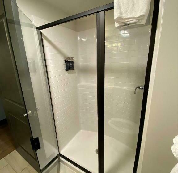 غرفة قياسية, The Stella Hotel & Ballroom