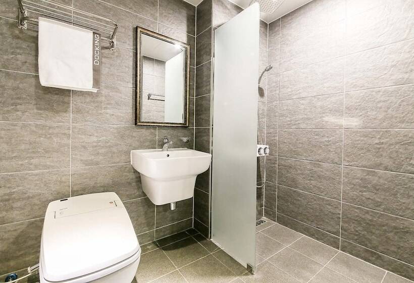 غرفة قياسية, Docking