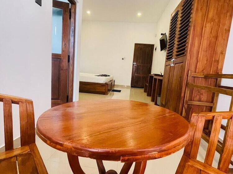 Номер Deluxe, Four Points Resort   Anuradhapura