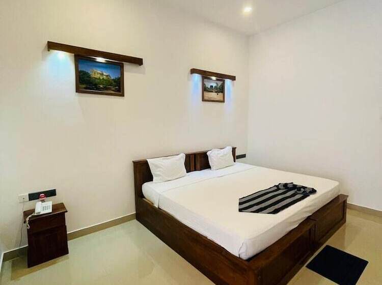 Номер Deluxe, Four Points Resort   Anuradhapura