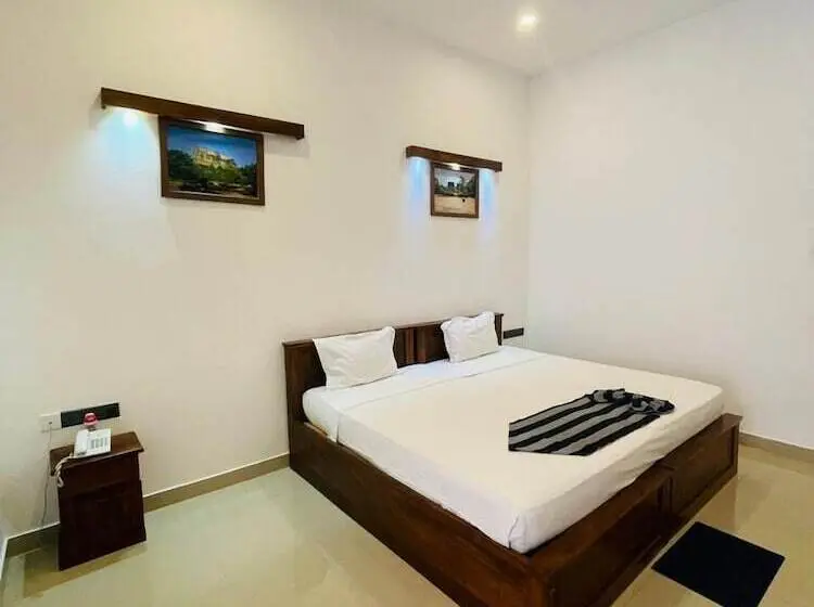デラックスルーム, Four Points Resort   Anuradhapura