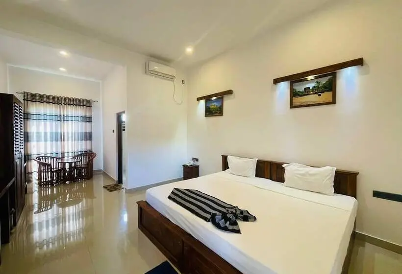 デラックスルーム, Four Points Resort   Anuradhapura