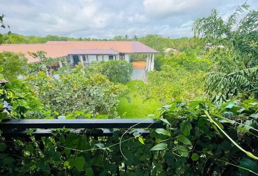 デラックストリプルルーム, Four Points Resort   Anuradhapura