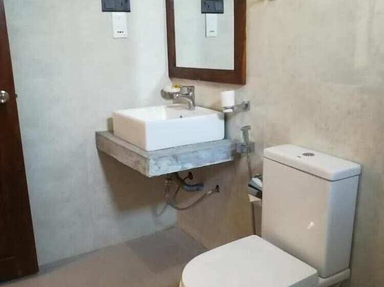 Трехместный Номер Deluxe, Four Points Resort   Anuradhapura