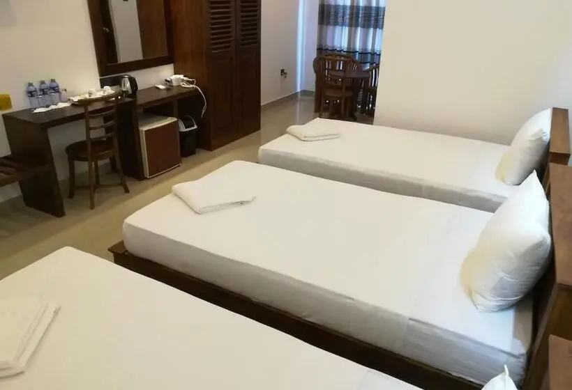 デラックストリプルルーム, Four Points Resort   Anuradhapura