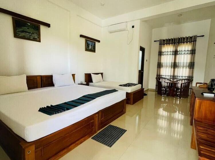 Трехместный Номер Deluxe, Four Points Resort   Anuradhapura