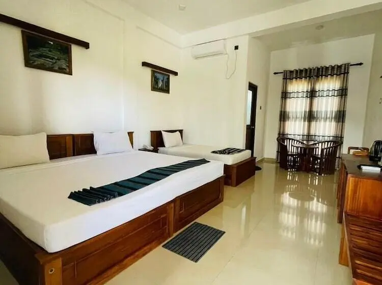 デラックストリプルルーム, Four Points Resort   Anuradhapura