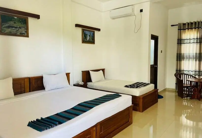 デラックストリプルルーム, Four Points Resort   Anuradhapura