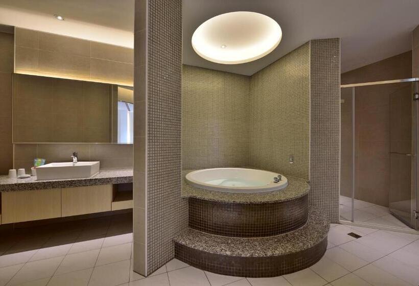 اتاق استاندارد با بالکن, Li