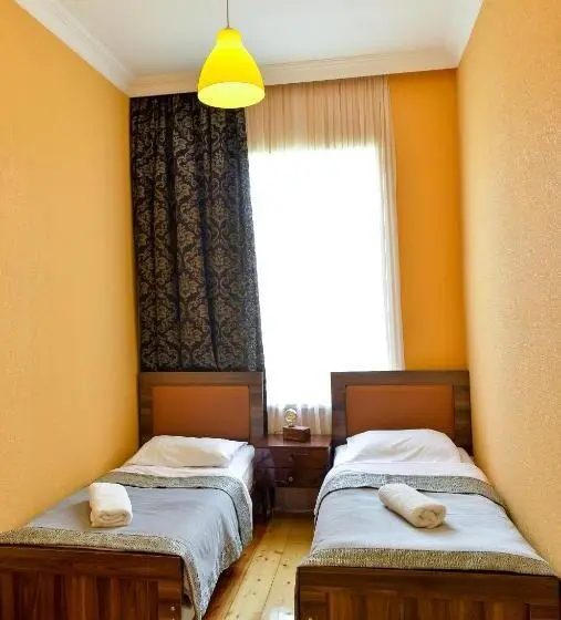 اتاق اکونومی, Friendly Guest House